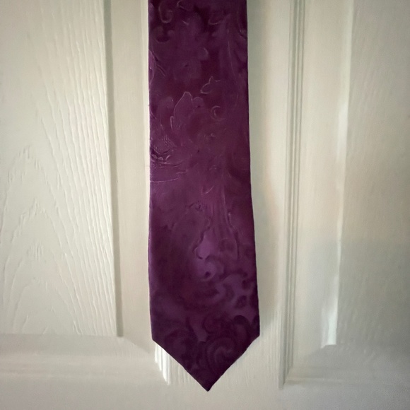 Stafford Purple Paisley Tie - Picture 1 of 1